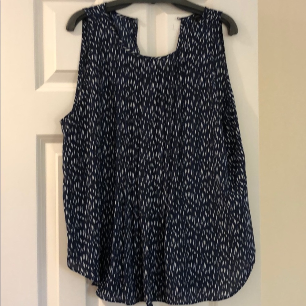 Blue/black pleat front top